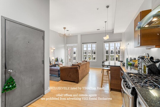 Building Photo - 1431 Tremont St