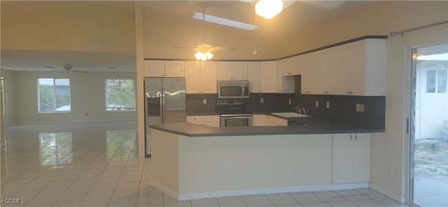 Building Photo - 526 102nd Ave N