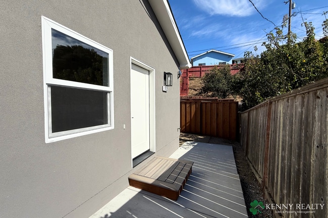 Building Photo - Private Entrance ADU | New Build | 2 Bed, ...