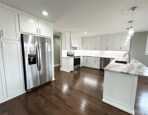 Building Photo - 102 Colorado St