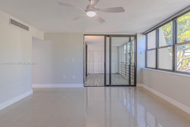 Building Photo - 20291 NE 30th Ave