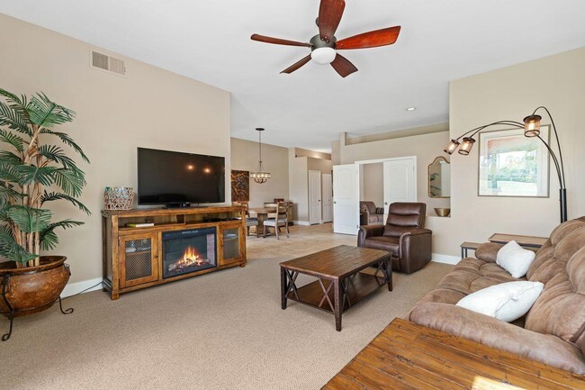 Building Photo - 20 Pebble Beach Dr