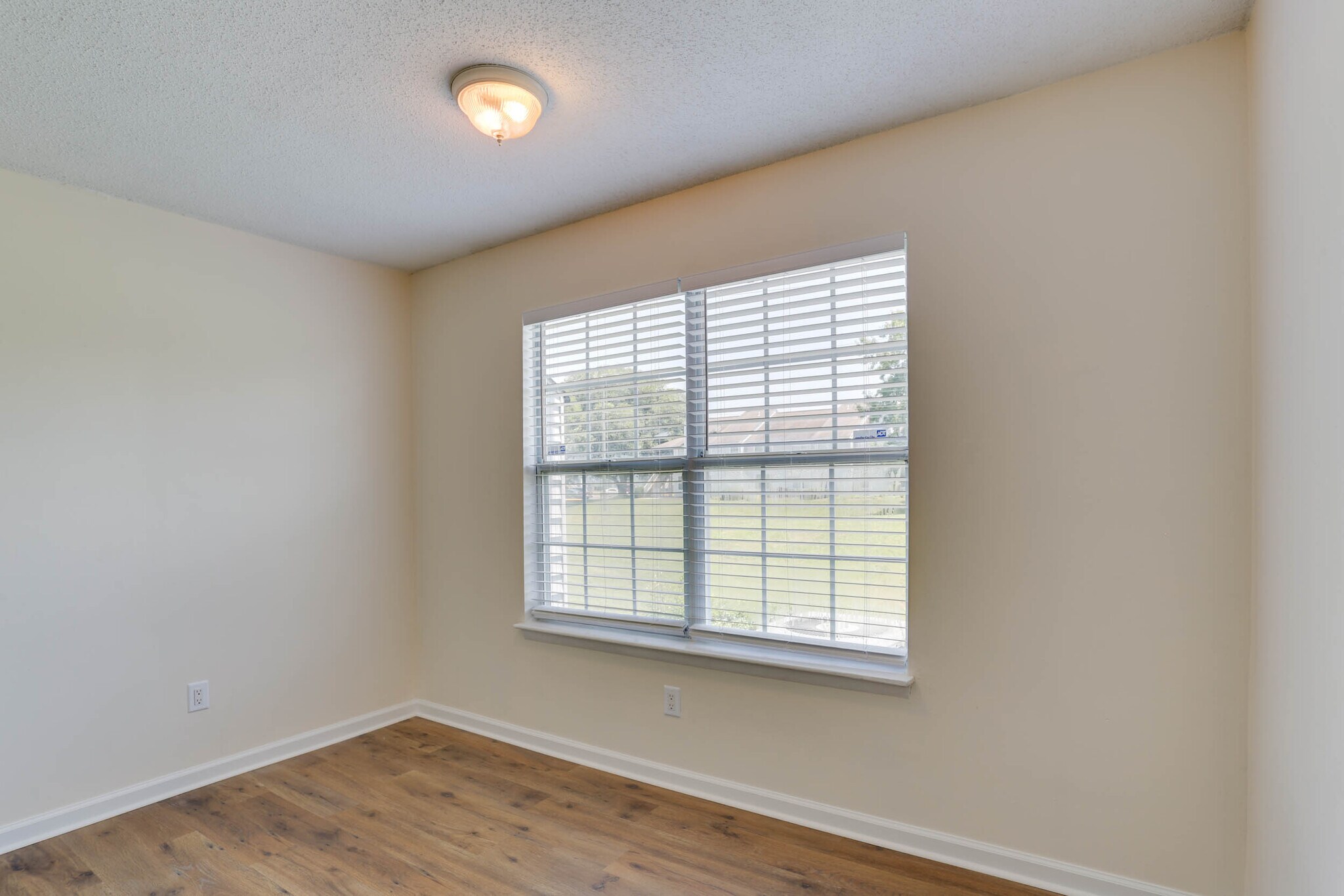 Building Photo - 5684 Landfall Dr