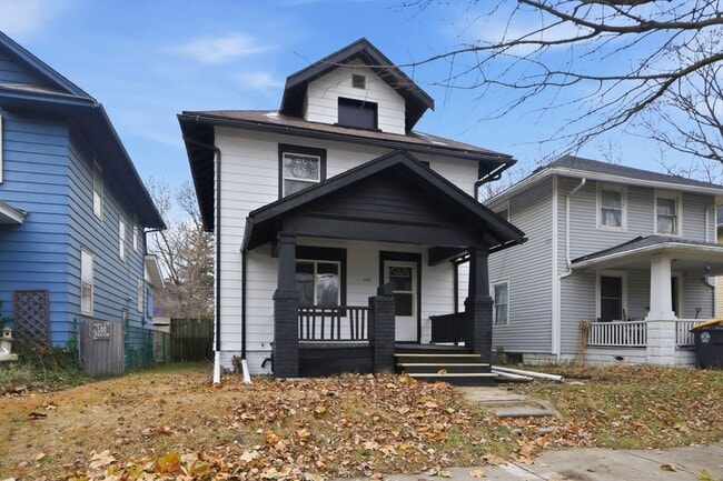 Building Photo - Freshly Updated 3-Bed Home with Back Parking