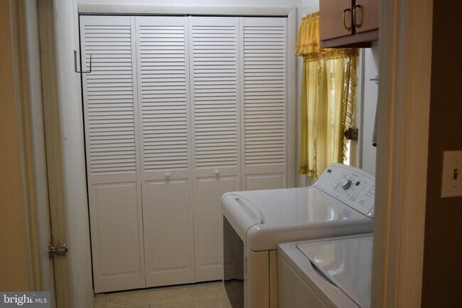 Building Photo - 4405 Manor Hall Ln