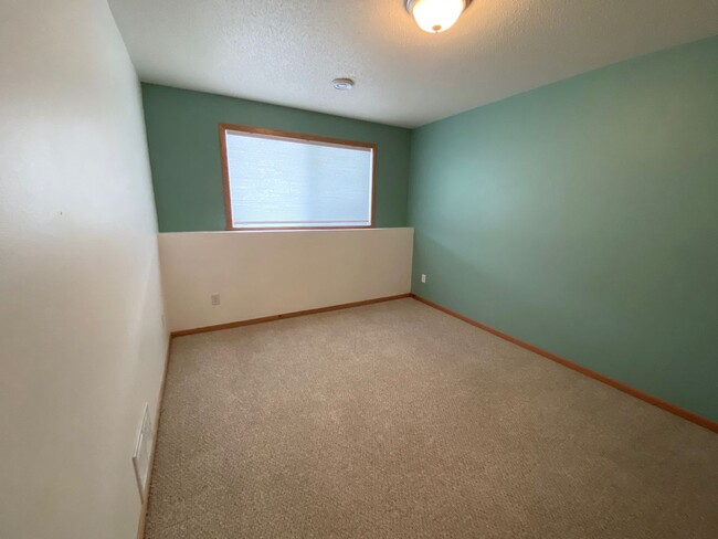 Building Photo - 3 Bed 2 Bath Twin-Home