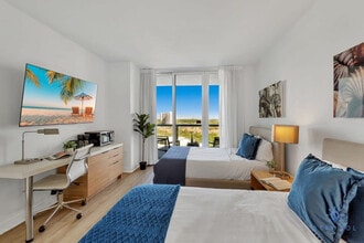 Building Photo - 2602 E Hallandale Beach Blvd