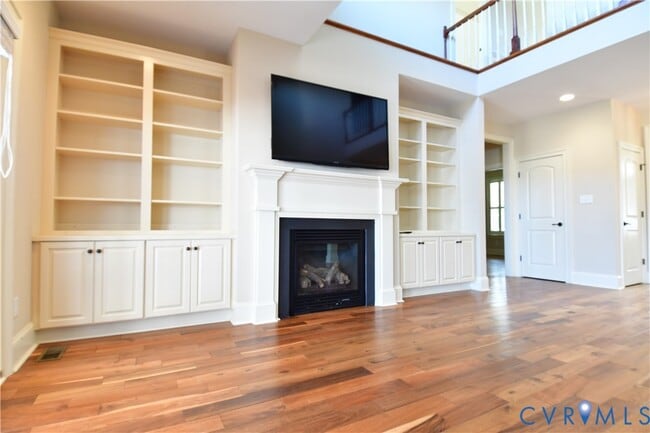 Building Photo - 12900 River Rd