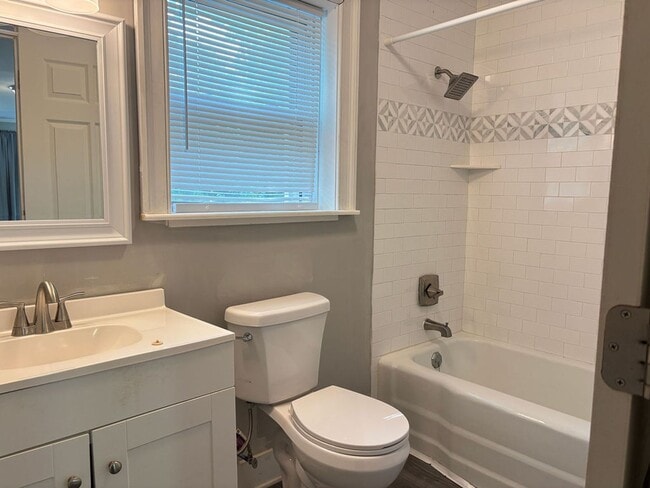 Building Photo - Available now. WATER & SEWER INCLUDED! Gre...