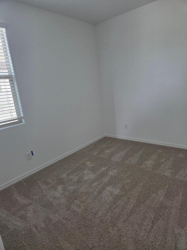 Building Photo - 22457 E Watford Dr