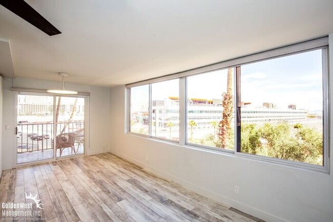 Building Photo - High end upgraded 2Bdm 2Ba Condo minutes f...