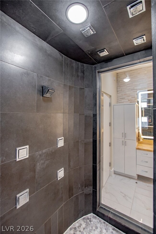 Building Photo - 69 Hawk Ridge Dr