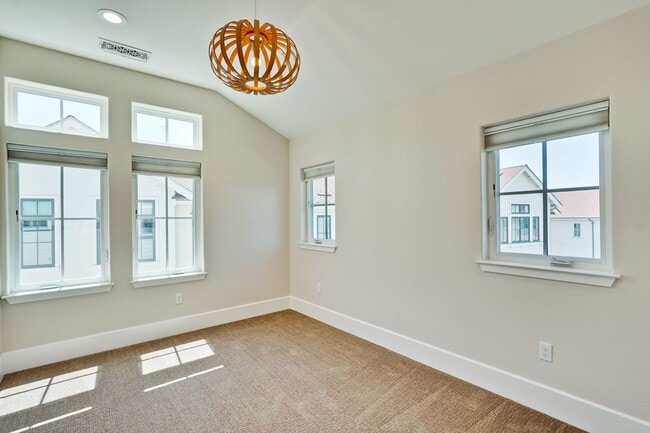 Building Photo - Modern Living in the Heart of Downtown Cam...