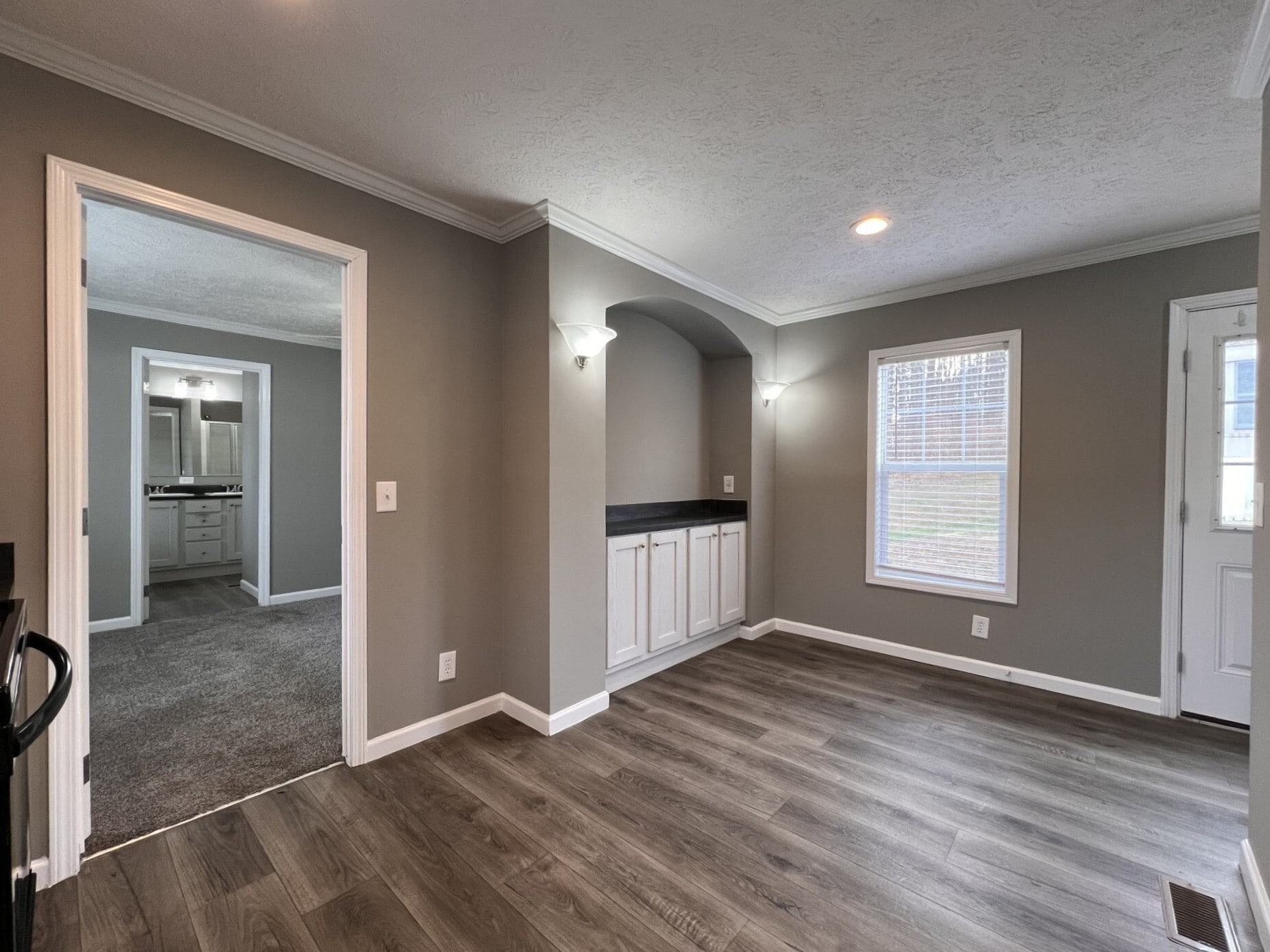 Building Photo - 146 W Sourwood Dr