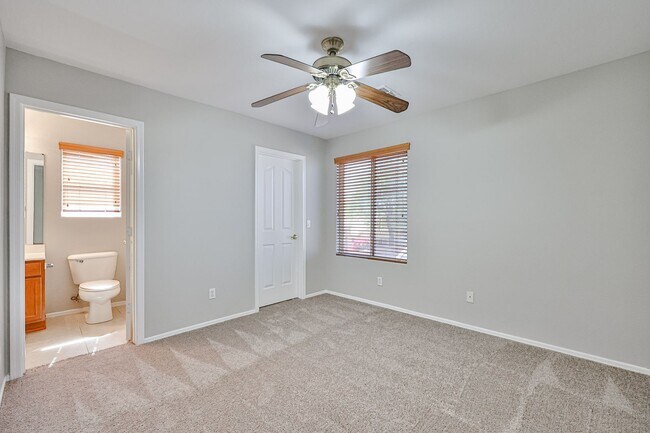 Building Photo - COMING SOON!! 3 bed 2.5 bath in most preferred Phoenix area