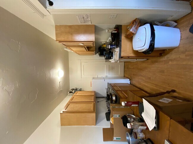 Building Photo - 1 Bedroom