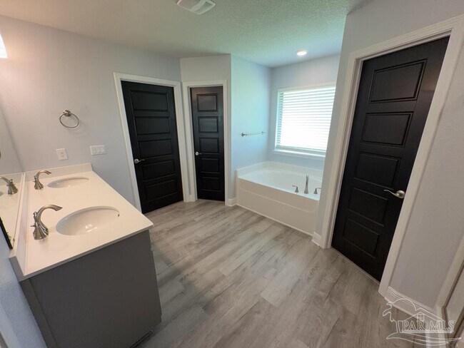 Building Photo - 6264 Pineapple DR