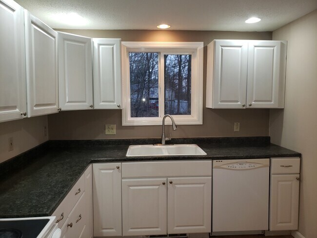 Building Photo - 506 Stafford Rd