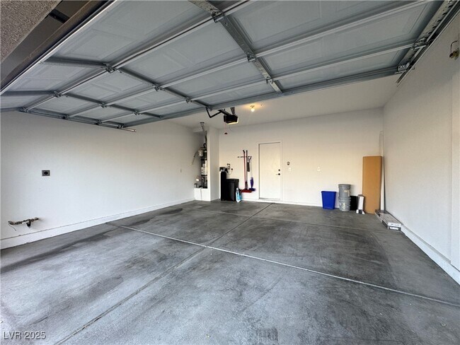 Building Photo - 8957 Eudora Ave