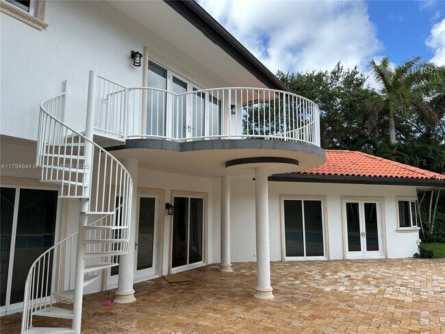 Building Photo - 10600 SW 69th Ave