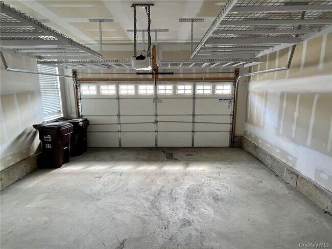 Building Photo - 95 Meadow View Dr