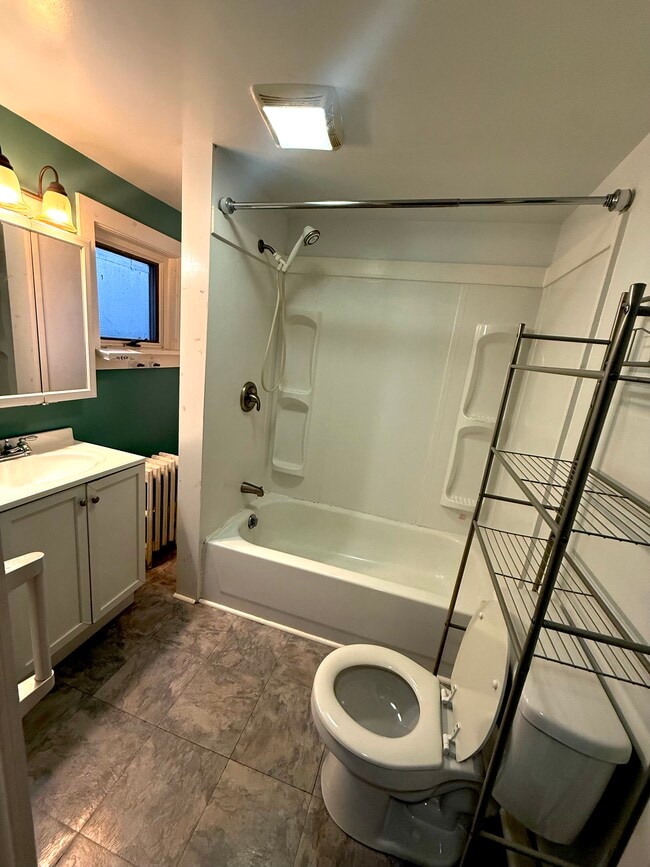 Building Photo - Seneca Turnpike East 220/222