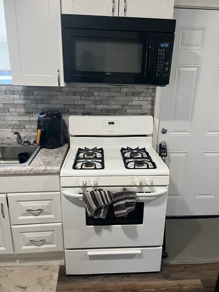 Building Photo - 3337 Prospect St