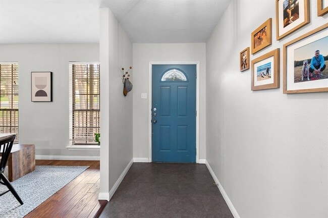 Building Photo - 11006 Yucca Dr