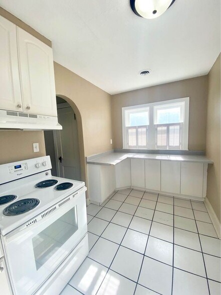 Building Photo - 3914 53rd St