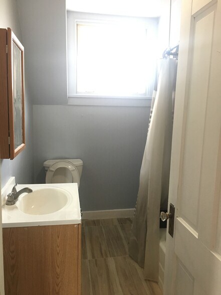 Building Photo - 165 Morewood Ave