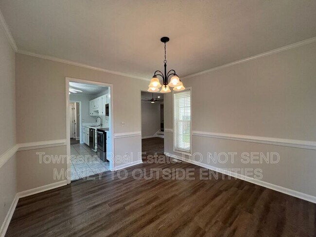 Building Photo - 7108 Calamar Dr