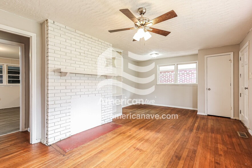 Building Photo - 115 S 1659