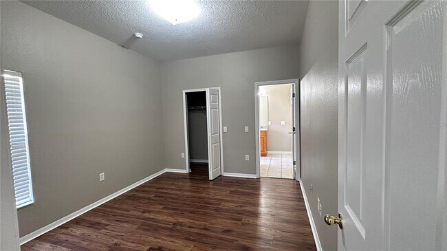 Building Photo - 3545 Sunset Isles Blvd