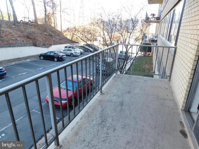 Building Photo - 5565 Columbia Pike