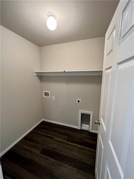 Building Photo - 909 E Egret Rd