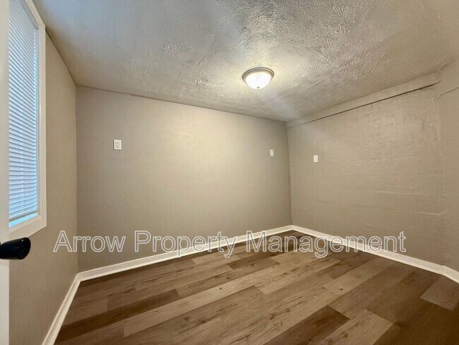 Building Photo - 3502 S 51st St