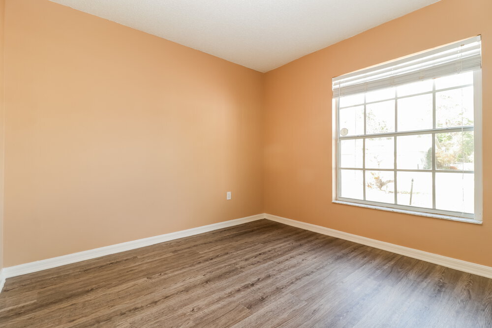 Building Photo - 10244 Rainbow Oaks Dr