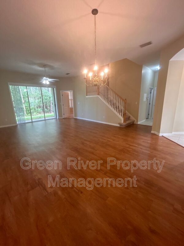 Building Photo - 2120 Stone Creek Dr