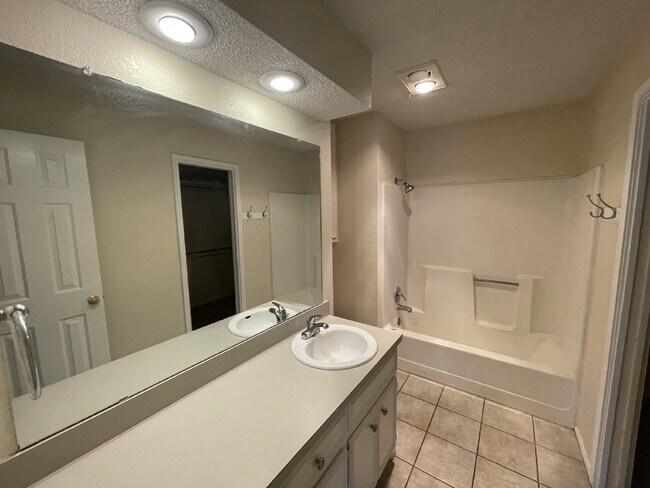Building Photo - Beautiful Home Located Near Richard Lopez ...