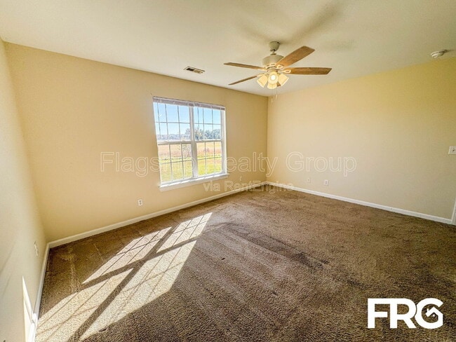 Building Photo - 5160 Deveron St