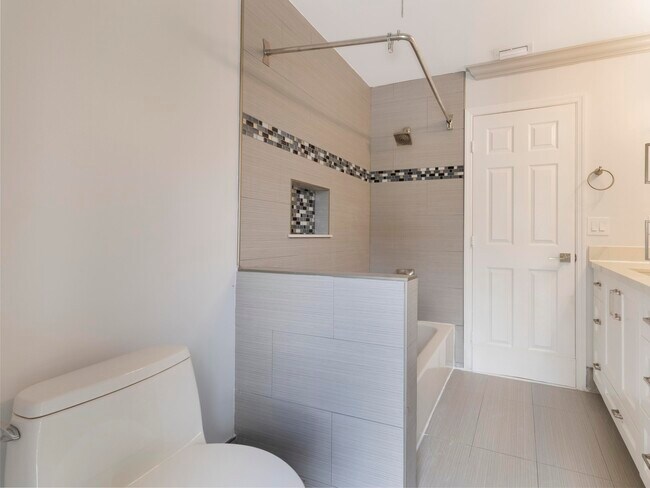 Building Photo - 19508 Hampton Dr