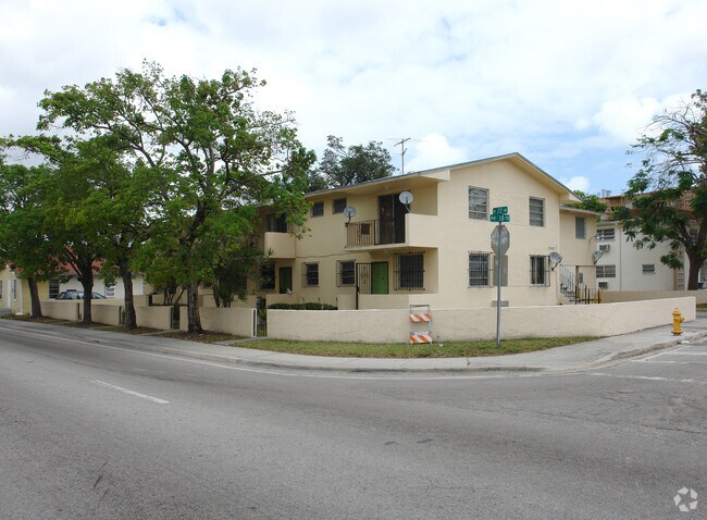 Building Photo - 2197 NW 18th Ter