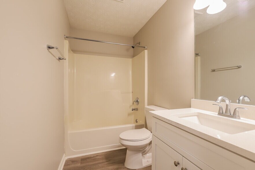 Building Photo - 5855 Meadowfield Trace