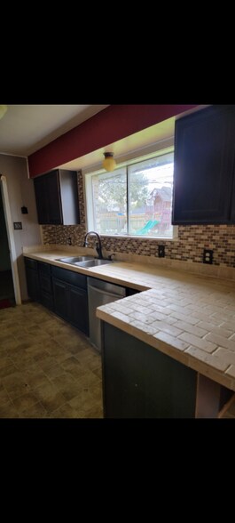 Building Photo - 1115 Frances Dr
