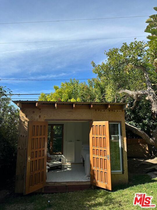 Building Photo - 555 Agate St