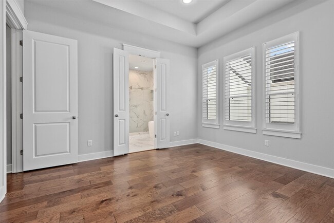 Building Photo - 909 Oak St