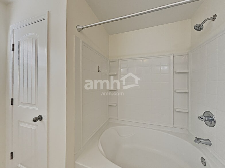 Building Photo - 4863 Clarkstone Dr