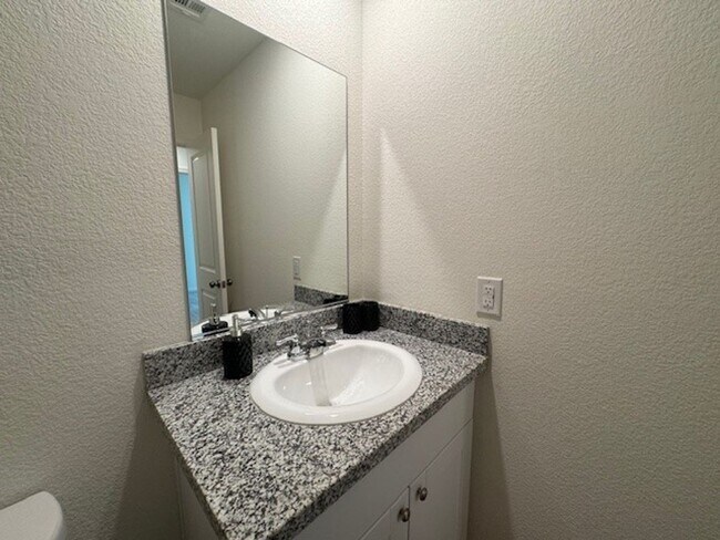 Building Photo - 1 Yr New 3 BR 2BA in Chaparral Terrace w/ ...