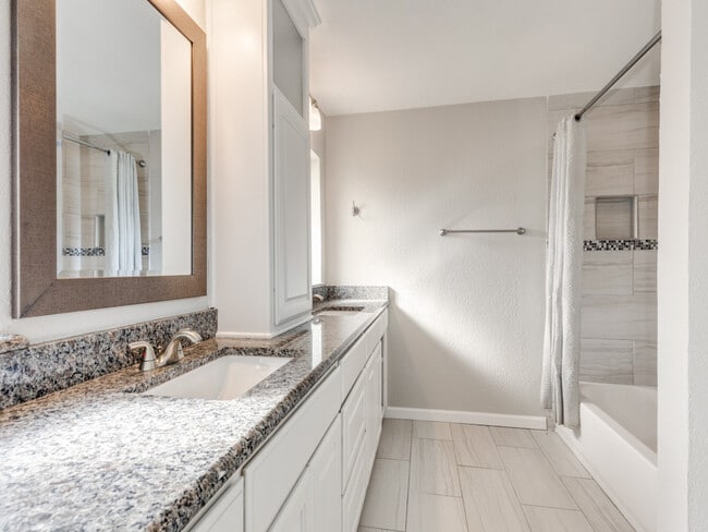 Building Photo - 7335 Reed Rd