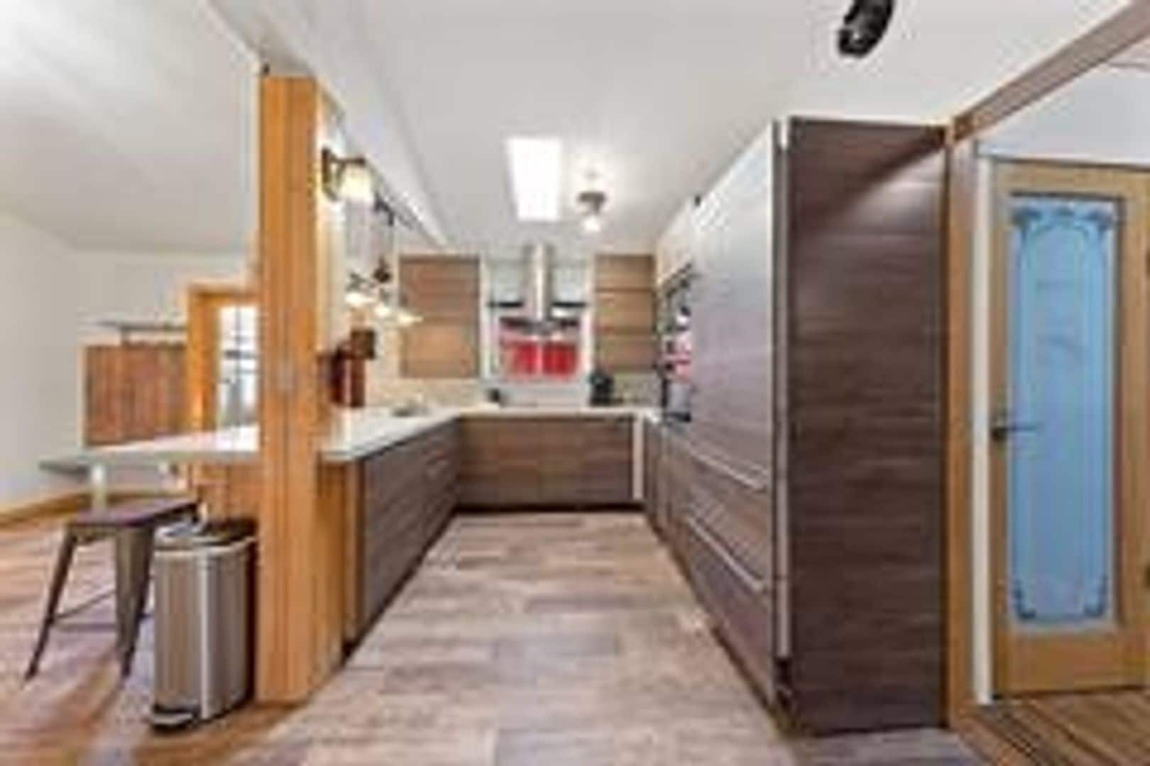 Building Photo - 3920 Mountain Trail